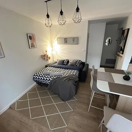 Apartamento Moderne Wifi Fibre Et Parking Privé Gratuit Avec Balcon Et Ascenseur