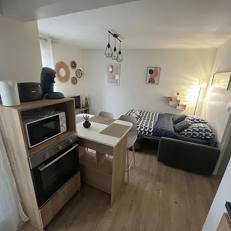 Moderne Wifi Fibre Et Parking Prive Gratuit Avec Balcon Et Ascenseur