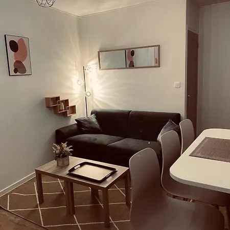 Moderne Wifi Fibre Et Parking Privé Gratuit Avec Balcon Et Ascenseur