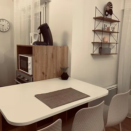 Appartamento Moderne Wifi Fibre Et Parking Privé Gratuit Avec Balcon Et Ascenseur