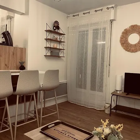 Moderne Wifi Fibre Et Parking Privé Gratuit Avec Balcon Et Ascenseur Appartamento Niort