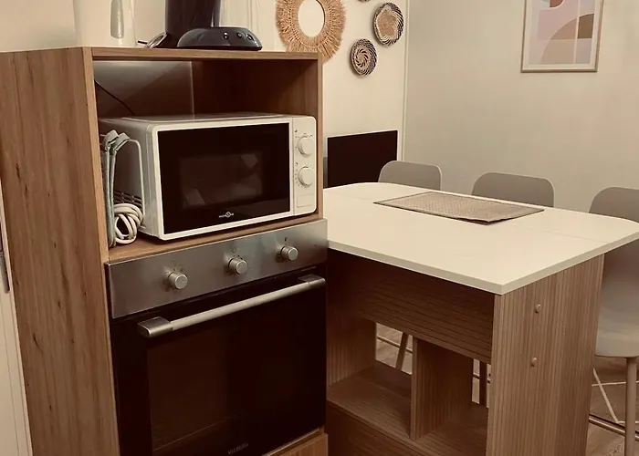 Moderne Wifi Fibre Et Parking Privé Gratuit Avec Balcon Et Ascenseur Apartamento